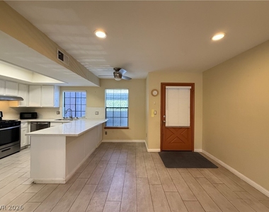 5923 Laredo Street - Photo Thumbnail 10