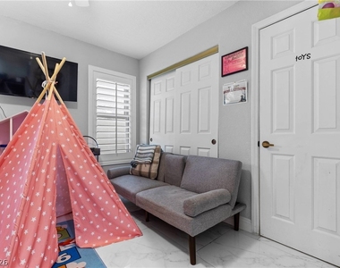 407 Crater Court - Photo Thumbnail 17