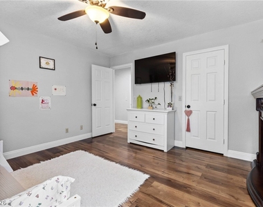 407 Crater Court - Photo Thumbnail 35