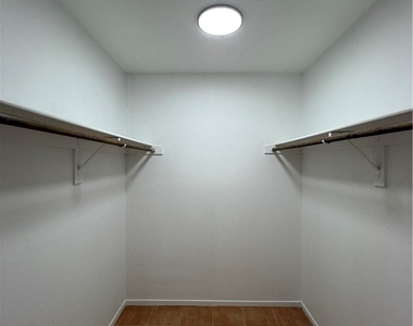 5229 Caspian Springs Drive - Photo Thumbnail 8