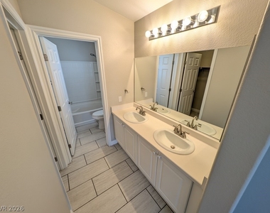 8708 Tomnitz Avenue - Photo Thumbnail 12