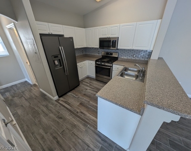 8708 Tomnitz Avenue - Photo Thumbnail 7