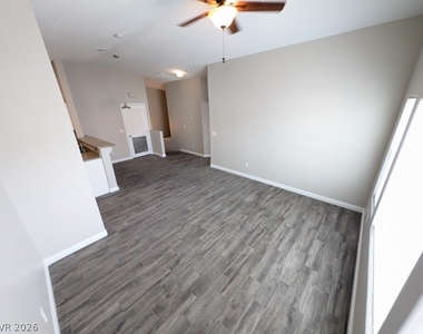 8708 Tomnitz Avenue - Photo Thumbnail 4