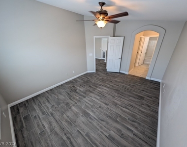 8708 Tomnitz Avenue - Photo Thumbnail 10