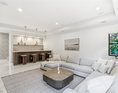75 Pristine Glen Street - Photo Thumbnail 6