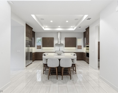 75 Pristine Glen Street - Photo Thumbnail 11