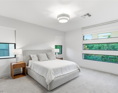 75 Pristine Glen Street - Photo Thumbnail 38