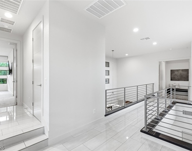 75 Pristine Glen Street - Photo Thumbnail 21