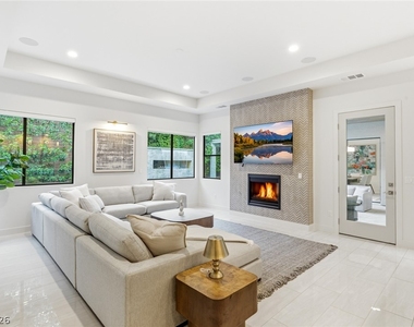 75 Pristine Glen Street - Photo Thumbnail 4