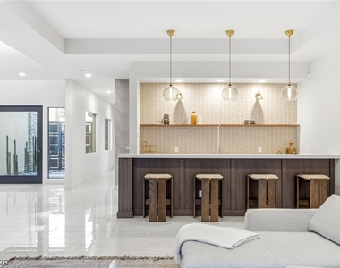 75 Pristine Glen Street - Photo Thumbnail 7