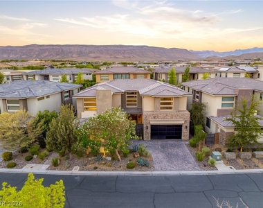 75 Pristine Glen Street - Photo Thumbnail 57