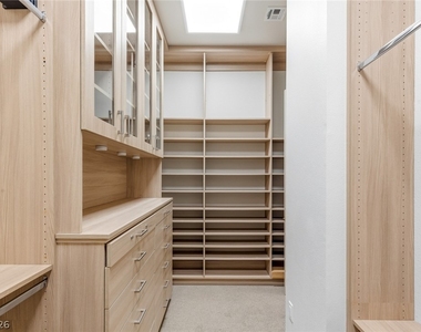 75 Pristine Glen Street - Photo Thumbnail 32