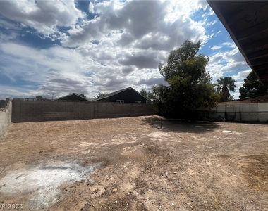6311 Newville Avenue - Photo Thumbnail 4