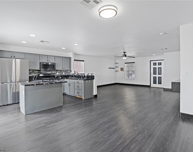 749 Salt Flats Circle - Photo Thumbnail 1