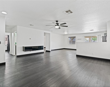 749 Salt Flats Circle - Photo Thumbnail 3
