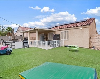 749 Salt Flats Circle - Photo Thumbnail 15