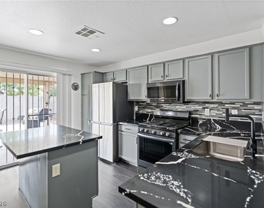 749 Salt Flats Circle - Photo Thumbnail 5