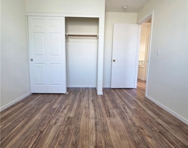 1900 Villa Vista Way - Photo Thumbnail 17