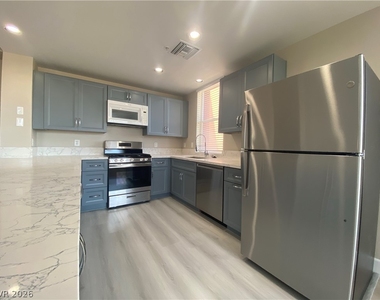 79 E Agate Avenue - Photo Thumbnail 3