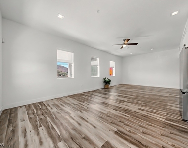 322 S Water Street - Photo Thumbnail 14