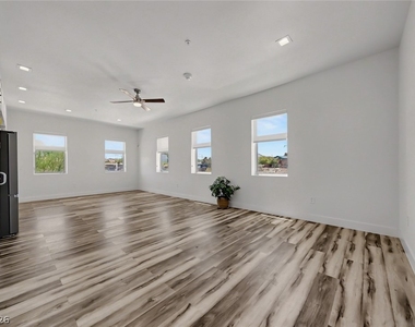 322 S Water Street - Photo Thumbnail 12