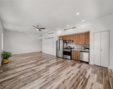 322 S Water Street - Photo Thumbnail 15