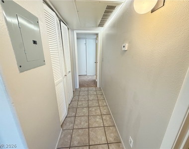3085 Casey Drive - Photo Thumbnail 11