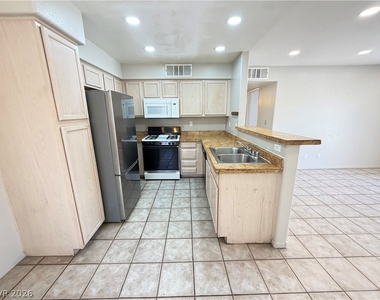 3085 Casey Drive - Photo Thumbnail 5