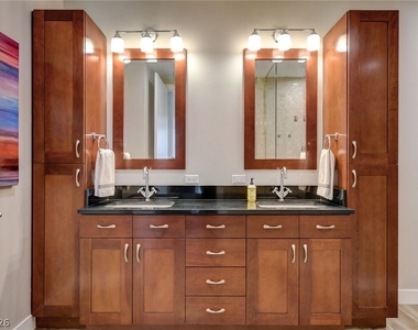 4575 Dean Martin Drive - Photo Thumbnail 29