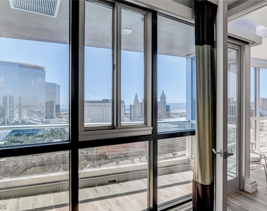 4575 Dean Martin Drive - Photo Thumbnail 27