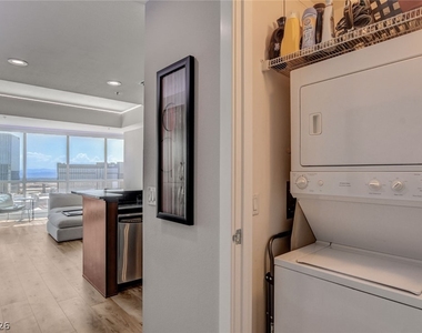 4575 Dean Martin Drive - Photo Thumbnail 37