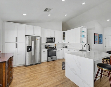 679 Scenic Tierra Lane - Photo Thumbnail 8