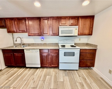 4410 Sandy River Drive - Photo Thumbnail 5