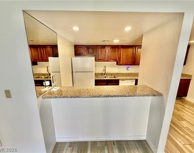 4410 Sandy River Drive - Photo Thumbnail 6