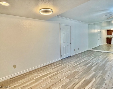 4410 Sandy River Drive - Photo Thumbnail 7