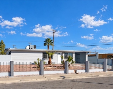 1634 Serenada Avenue - Photo Thumbnail 12