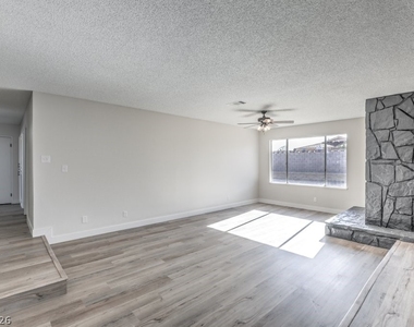 7201 Blizzard Lane - Photo Thumbnail 3