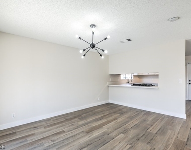 7201 Blizzard Lane - Photo Thumbnail 8