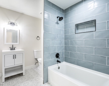 7201 Blizzard Lane - Photo Thumbnail 16
