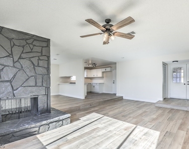 7201 Blizzard Lane - Photo Thumbnail 2
