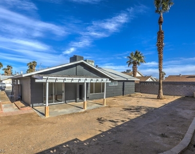 7201 Blizzard Lane - Photo Thumbnail 17