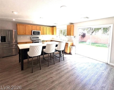 8328 Blazing Sky Court - Photo Thumbnail 6