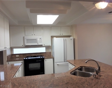 824 Ribbon Grass Avenue - Photo Thumbnail 6