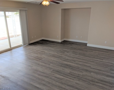 824 Ribbon Grass Avenue - Photo Thumbnail 4