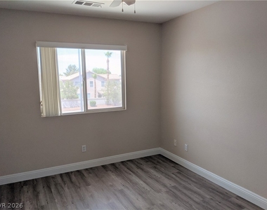 824 Ribbon Grass Avenue - Photo Thumbnail 17