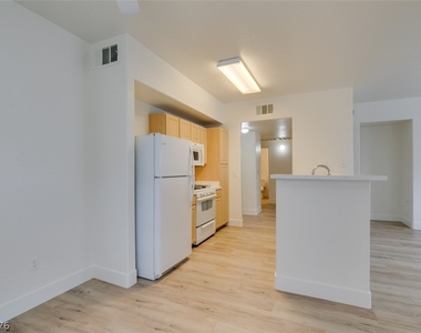8250 N Grand Canyon Drive - Photo Thumbnail 20