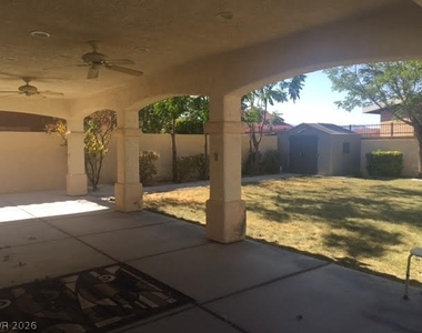 7634 Avila Beach Avenue - Photo Thumbnail 12