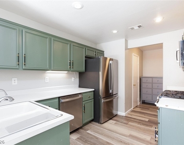 3826 Starfield Lane - Photo Thumbnail 11