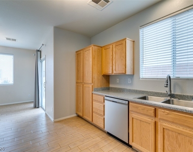 1137 Village Crossing Lane - Photo Thumbnail 25