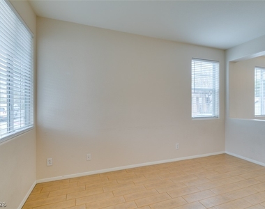 1137 Village Crossing Lane - Photo Thumbnail 5